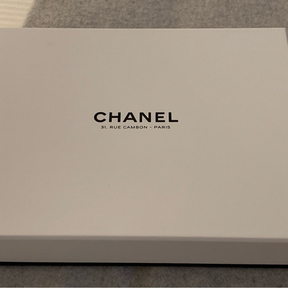 Brand new Authentic Rare from Paris Chanel White Gift Box with Ribbon,camellia. - Picture 7 of 13